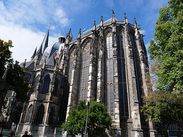 アーヘン大聖堂が世界遺産第一号である5つの理由｜カール大帝が築いたヨーロッパの原点